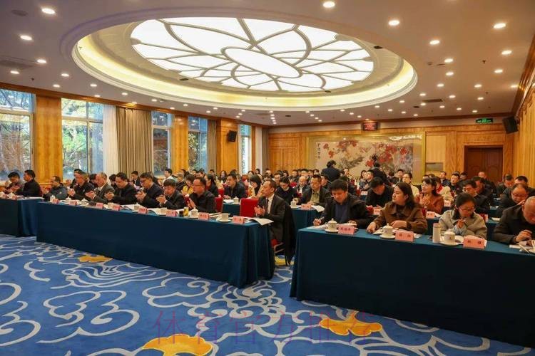 云南体育局长会议举行